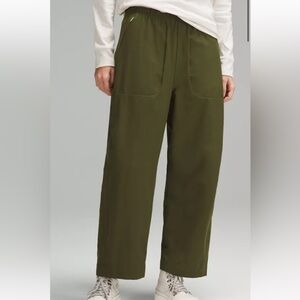lululemon athletica lightweight MR barrel-leg crop Olive Ankle Pants